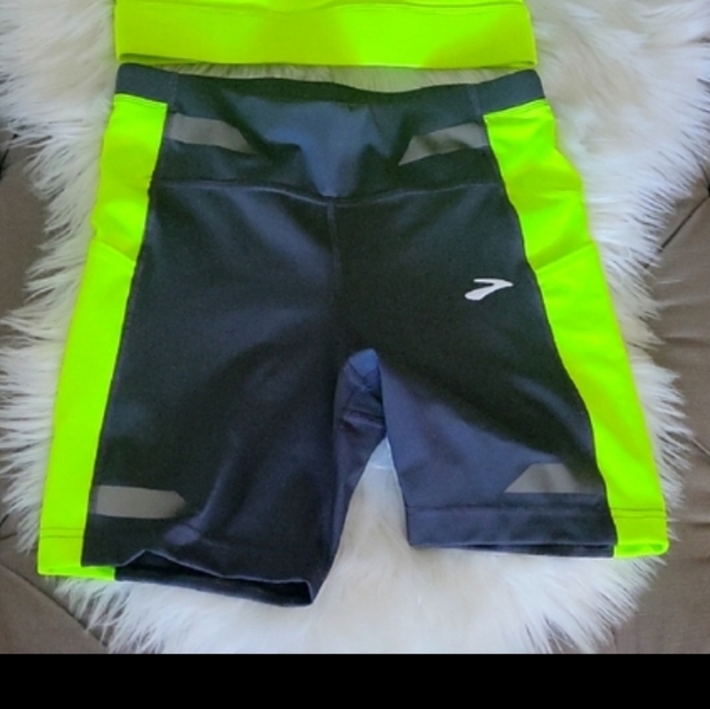 Brooks Run Happy Biker Shorts Neon Yellow